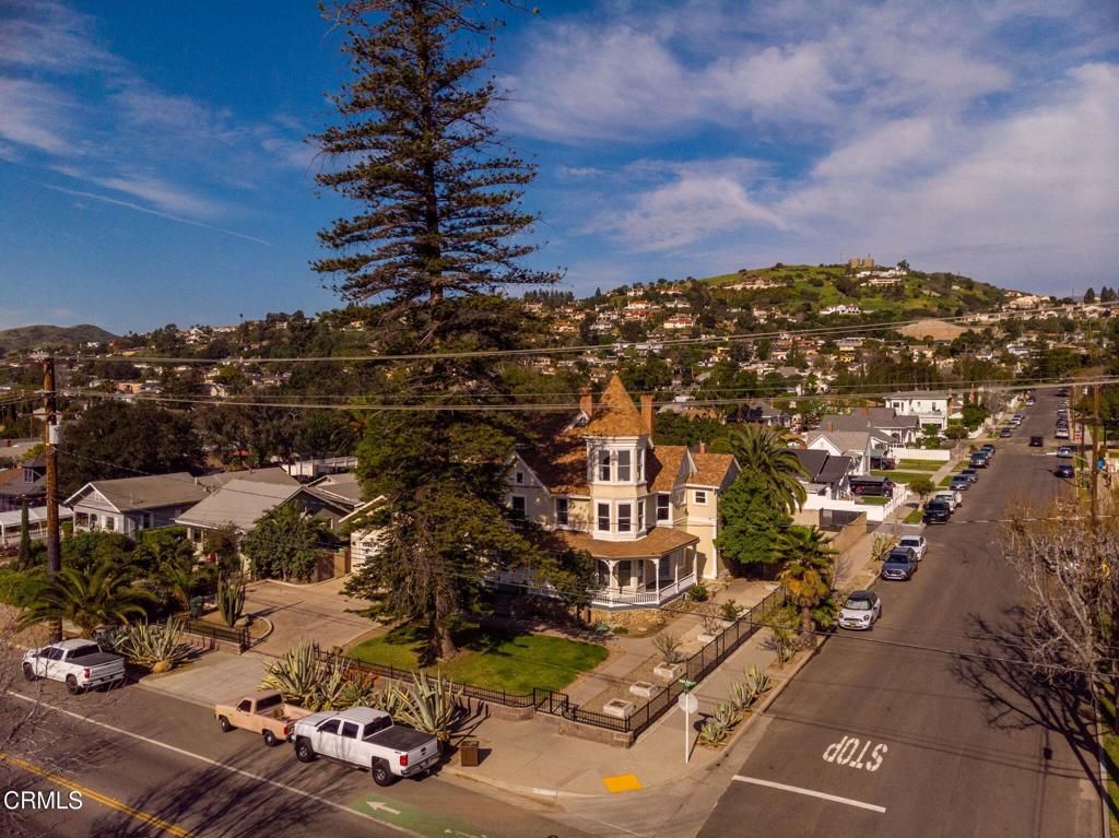 Image 10 of property listing at 933 E Santa Paula Street, Santa Paula, CA 93060