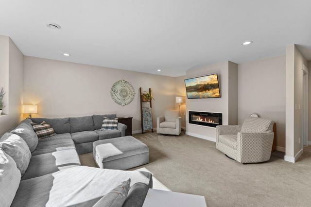 15668 Cobblestone Lake Parkway, Apple Valley, MN 55124