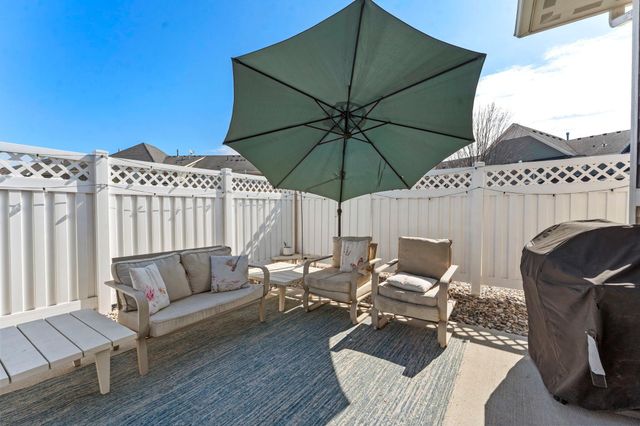 15668 Cobblestone Lake Parkway, Apple Valley, MN 55124