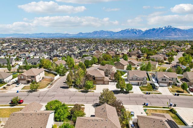 13727 S BLAYDE DR, Herriman, UT 84096