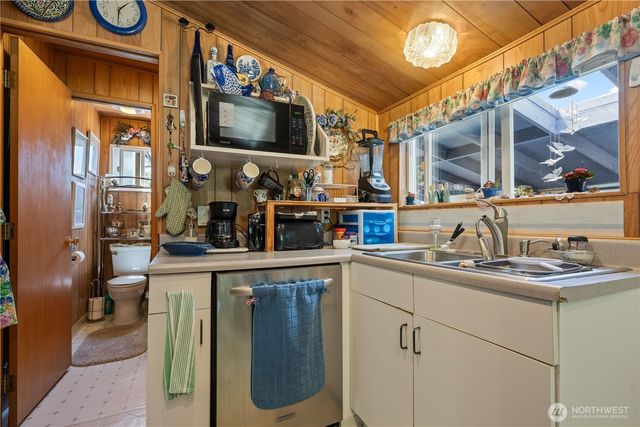 4817 Cedar Lane, Blaine, WA 98230