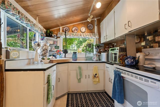 4817 Cedar Lane, Blaine, WA 98230