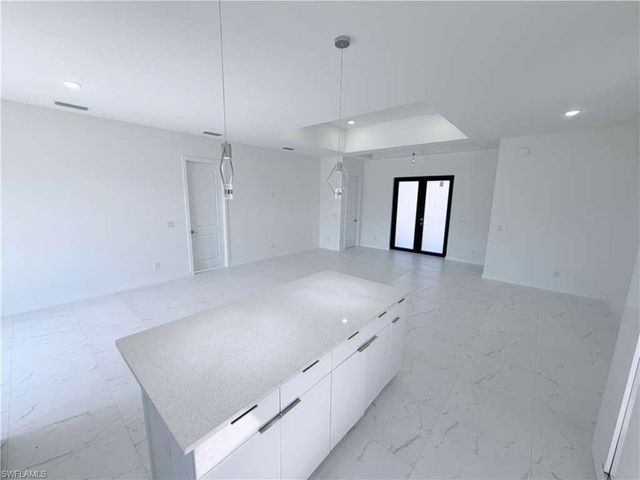 2130 NE 26th ST, Cape Coral, FL 33909