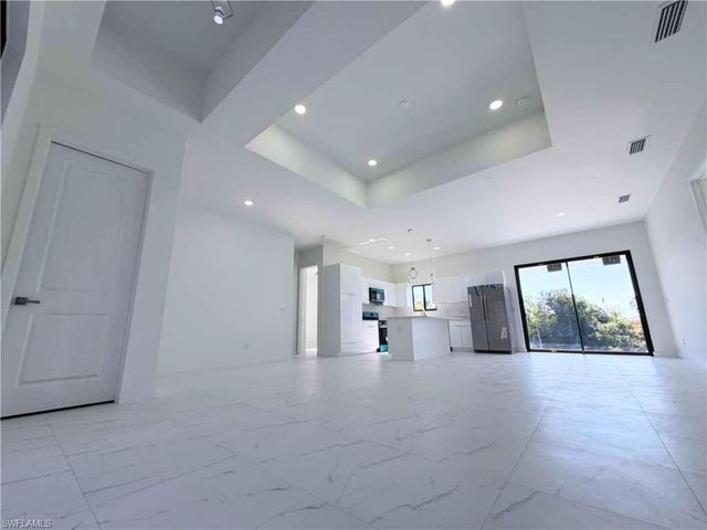 2130 NE 26th ST, Cape Coral, FL 33909