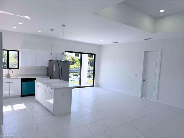 2130 NE 26th ST, Cape Coral, FL 33909