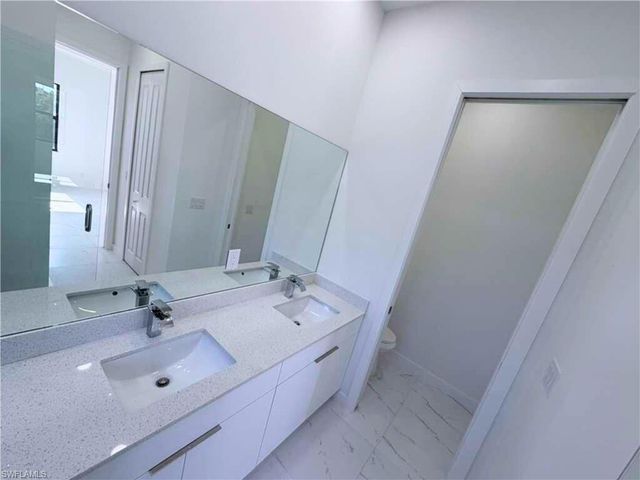 2130 NE 26th ST, Cape Coral, FL 33909