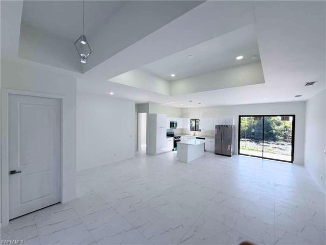 2130 NE 26th ST, Cape Coral, FL 33909