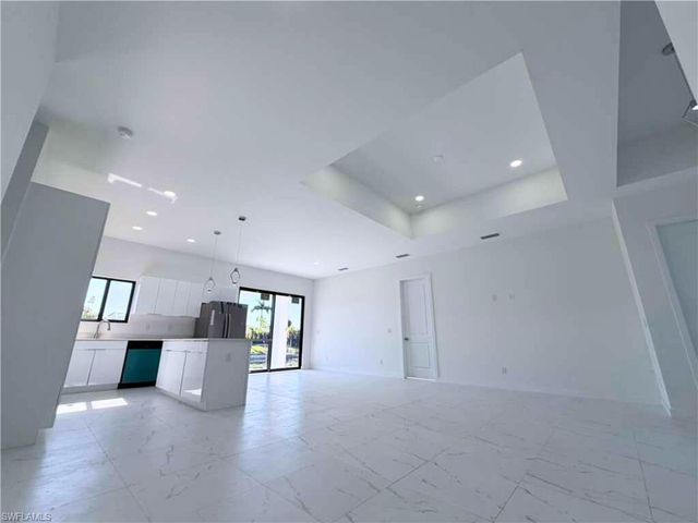 2130 NE 26th ST, Cape Coral, FL 33909