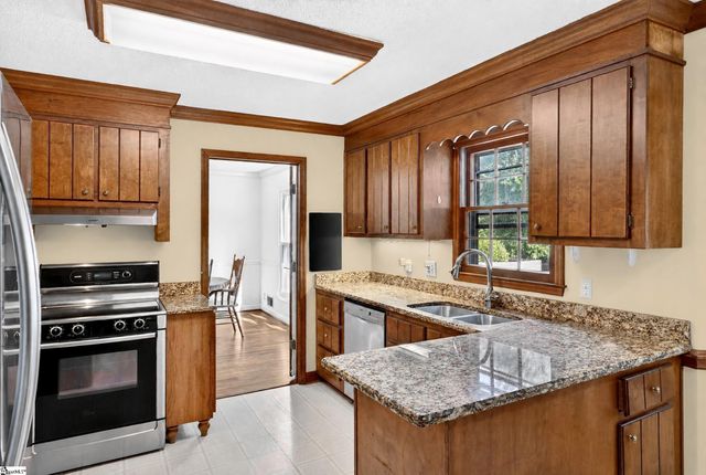804 Shoresbrook Drive, Spartanburg, SC 29301