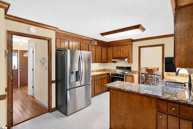804 Shoresbrook Drive, Spartanburg, SC 29301