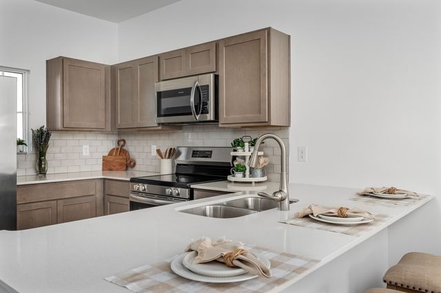 1004 Elliott Williams Pvt Way, Gallatin, TN 37066