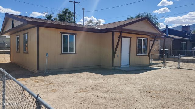 122 Harrison Street, Hawthorne, NV 89415