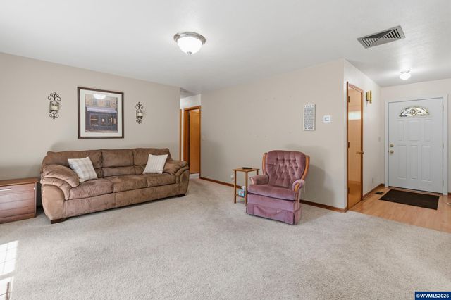 206 Benton Pl NW, Albany, OR 97321