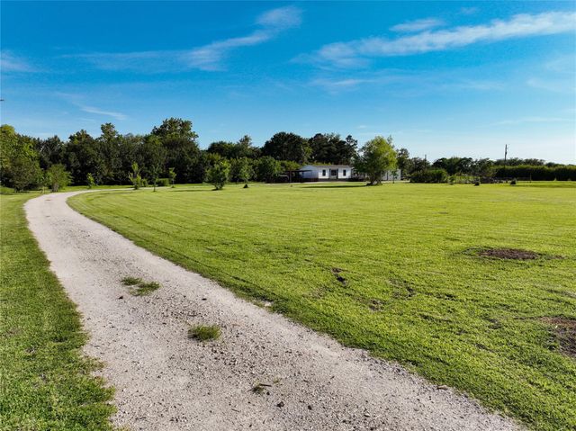 5061 County Road 353, Brazoria, TX 77422