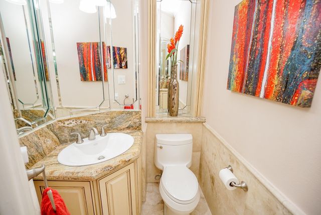 10 Lake Mist Court, Sugar Land, TX 77479