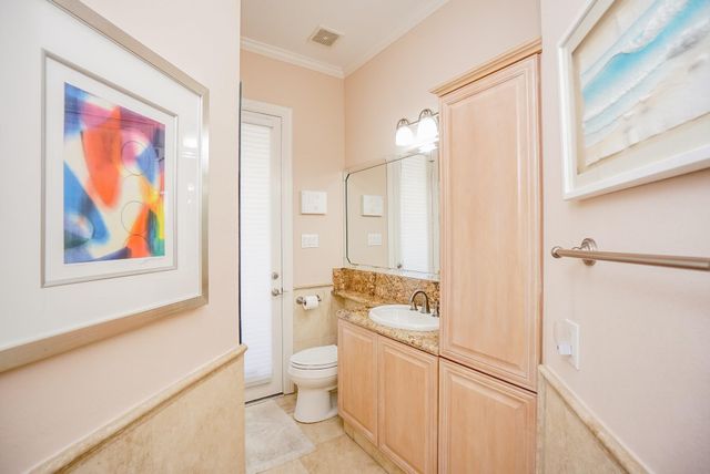 10 Lake Mist Court, Sugar Land, TX 77479