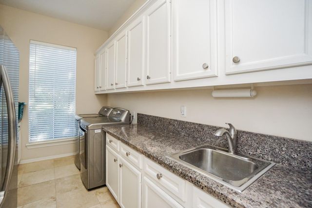 10 Lake Mist Court, Sugar Land, TX 77479