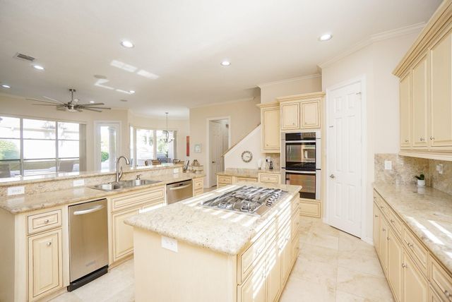 10 Lake Mist Court, Sugar Land, TX 77479