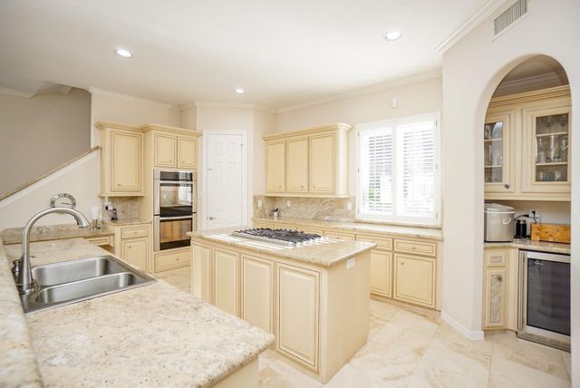 10 Lake Mist Court, Sugar Land, TX 77479