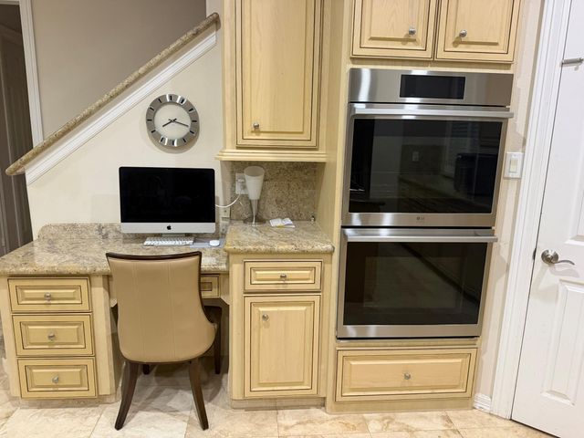 10 Lake Mist Court, Sugar Land, TX 77479
