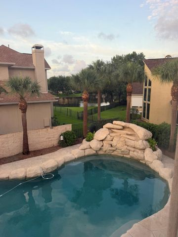 10 Lake Mist Court, Sugar Land, TX 77479
