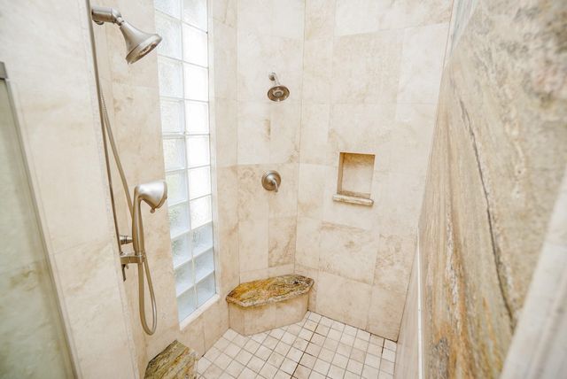10 Lake Mist Court, Sugar Land, TX 77479