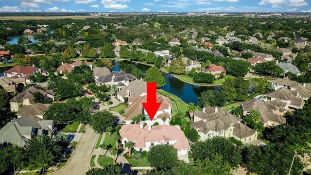 10 Lake Mist Court, Sugar Land, TX 77479