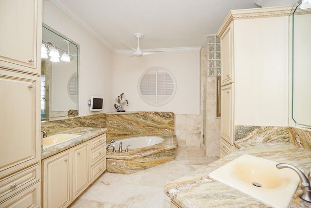 10 Lake Mist Court, Sugar Land, TX 77479