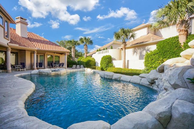10 Lake Mist Court, Sugar Land, TX 77479