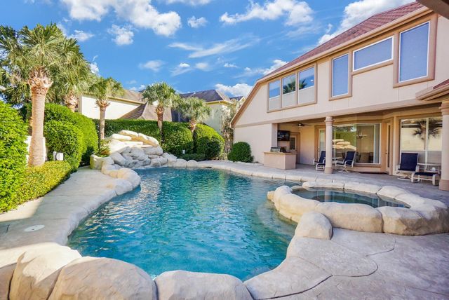 10 Lake Mist Court, Sugar Land, TX 77479