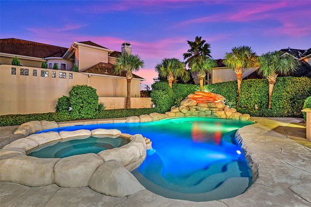 10 Lake Mist Court, Sugar Land, TX 77479