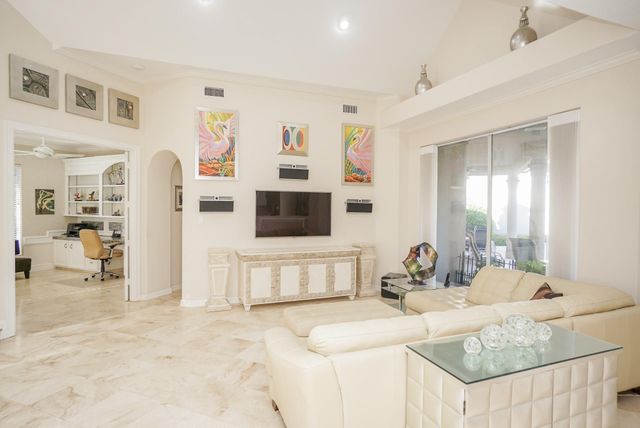 10 Lake Mist Court, Sugar Land, TX 77479