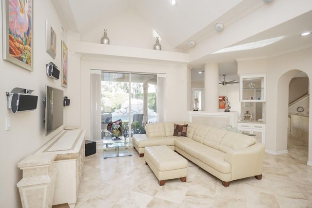 10 Lake Mist Court, Sugar Land, TX 77479