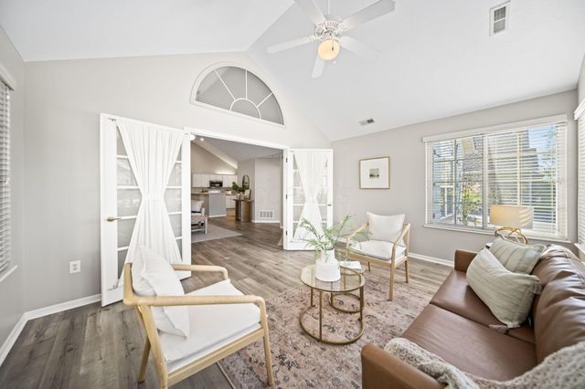 131 Stonegate Drive, Pataskala, OH 43062