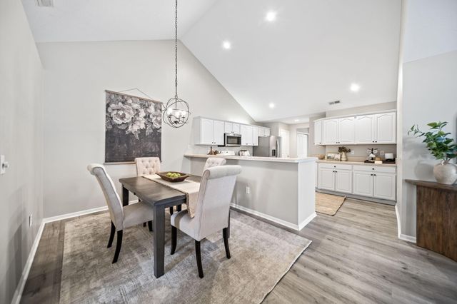 131 Stonegate Drive, Pataskala, OH 43062