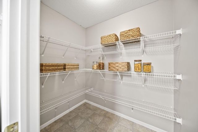 131 Stonegate Drive, Pataskala, OH 43062