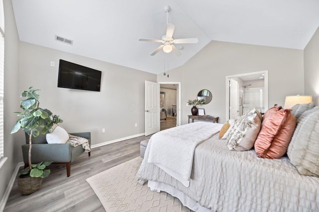 131 Stonegate Drive, Pataskala, OH 43062