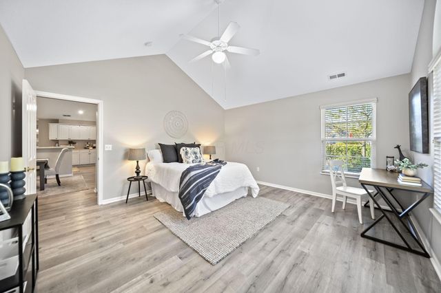 131 Stonegate Drive, Pataskala, OH 43062