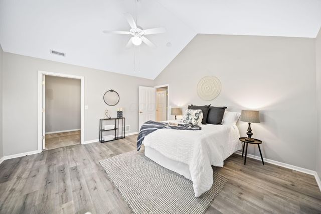 131 Stonegate Drive, Pataskala, OH 43062