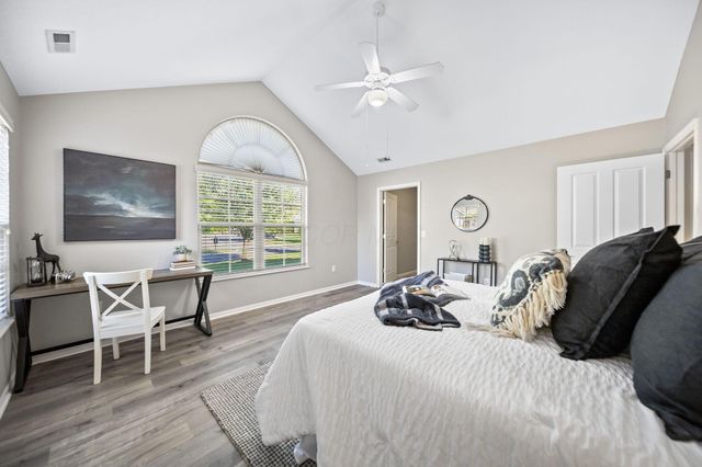 131 Stonegate Drive, Pataskala, OH 43062