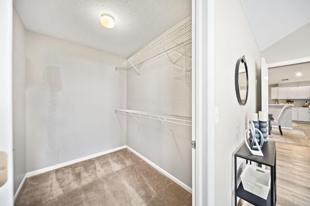 131 Stonegate Drive, Pataskala, OH 43062