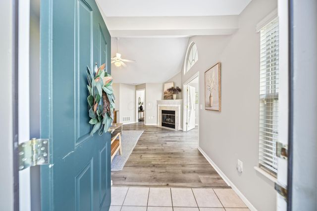 131 Stonegate Drive, Pataskala, OH 43062