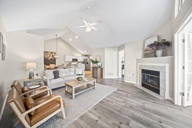 131 Stonegate Drive, Pataskala, OH 43062