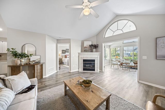 131 Stonegate Drive, Pataskala, OH 43062