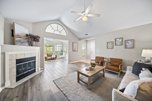 131 Stonegate Drive, Pataskala, OH 43062