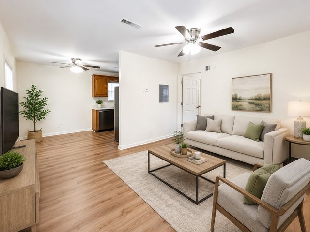 112 Ballygar St Apt G, Clarksville, TN 37043