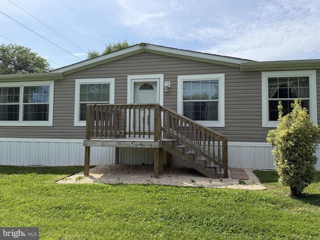 29 N DRAGON DR, Bear, DE 19701