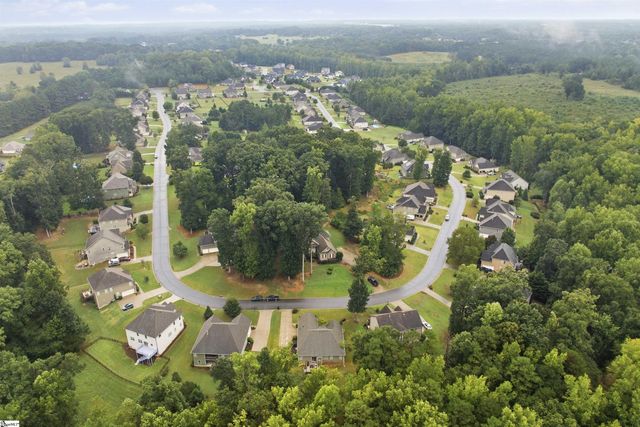 128 Waltzing Vine Lane, Williamston, SC 29697