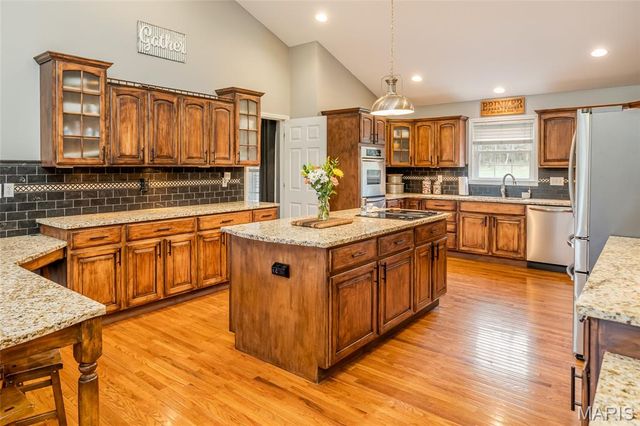 130 Valley Oaks Lane, Union, MO 63084