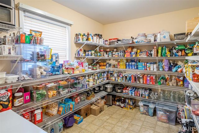 130 Valley Oaks Lane, Union, MO 63084